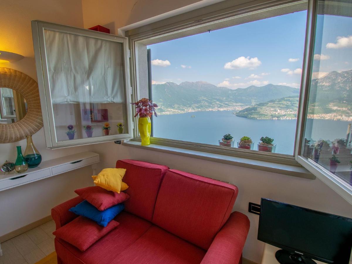 Cherubino - Stunning Lake View With Swimming Pool Parzanica Exteriör bild