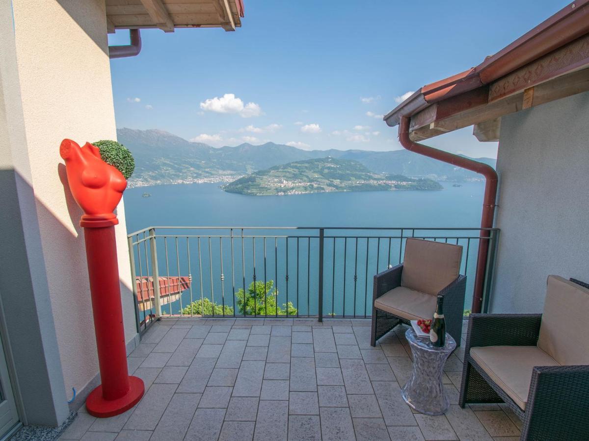 Cherubino - Stunning Lake View With Swimming Pool Parzanica Exteriör bild