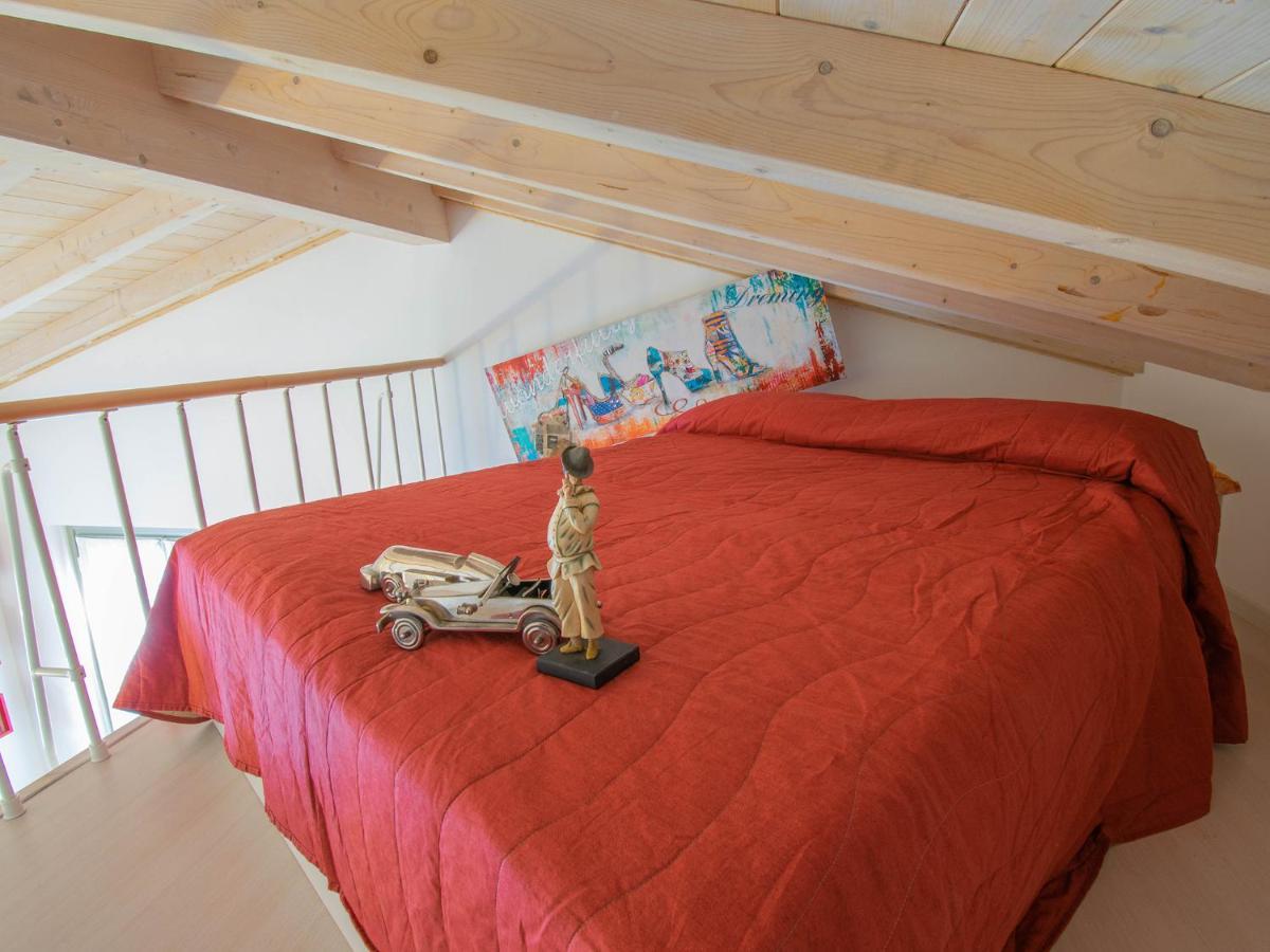 Cherubino - Stunning Lake View With Swimming Pool Parzanica Exteriör bild
